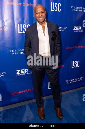 New York, Usa. Februar 2025. Frederick Anderson besucht am 4. Februar 2025 die 9. Annual Blue Jacket Runway Show im LAVAN Midtown in New York. Die Blue Jacket Fashion Show mit Unterstützung von Johnson & Johnson, Mount Sinai Hospital und anderen wird weiterhin das Bewusstsein für Prostatakrebs erhöhen und gemeinnützige Interessenvertretungsgruppe „Zero Prostate Cancer“ fördern. (Foto: Lev Radin/SIPA USA) Credit: SIPA USA/Alamy Live News Stockfoto