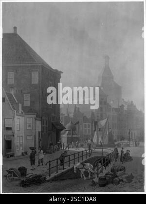 Gezicht vanaf de Ganzenmarkt te Utrecht in de richting van de Oudegracht met op de voorgrond het wed naar de werf links het huis Keyserrijk en op de a.. Stockfoto