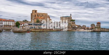 Castro-Urdiales, Kantabrien, Spanien, Europa Stockfoto