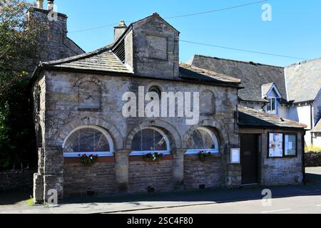 Blick auf das Market Cross Gebäude, Shap Village, Eden District, Westmorland und Furness, Cumbria, England Stockfoto