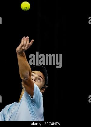 Rotterdam, Niederlande. Februar 2025. ROTTERDAM, NIEDERLANDE - 5. FEBRUAR: Aleksandar Kovacevic aus den Vereinigten Staaten spielt in seinem Spiel der First Round der Männer-Singles gegen Daniel Altmaier aus Deutschland während des dritten Tages der ABN AMRO Open im Rotterdam Ahoy am 5. Februar 2025 in Rotterdam, Niederlande. (Foto: Rene Nijhuis/MB Media) Credit: MB Media Solutions/Alamy Live News Stockfoto