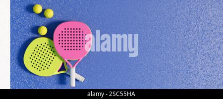 Farbenfrohe Tennispaddel und -Bälle auf einem Platz mit blauer Oberfläche für einen unterhaltsamen Tag voller Sport. 3D-Rendering Stockfoto