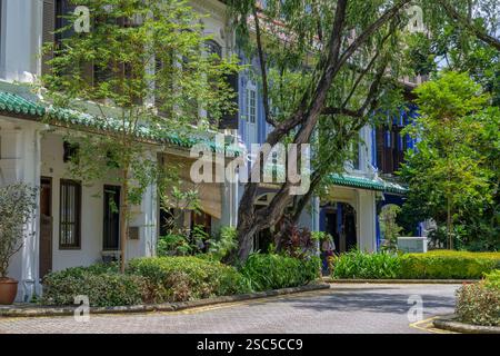 Farbenfrohe, historische Häuser säumen die Emerald Hill Road in Singapur. Stockfoto