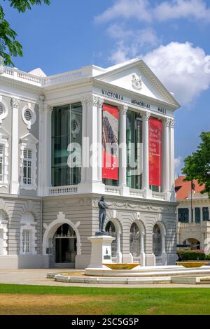 Die Victoria Memorial Hall wurde 1862 als Rathaus gegründet. Anfang der 1900er Jahre wurde ein zweiter öffentlicher Saal neben ihr angebracht und mit einem Uhrturm verbunden Stockfoto