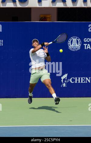Chennai, Tamil Nadu, Indien. Februar 2025. JAY CLARK (GBR) in Aktion während der Chennai Open 2025. (Kreditbild: © Seshadri Sukumar/ZUMA Press Wire) NUR REDAKTIONELLE VERWENDUNG! Nicht für kommerzielle ZWECKE! Stockfoto