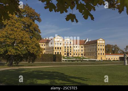 Schloss Jaromerice nad Rokytnou befindet sich in Jaromerice nad Rokytnou in Okres Trebic, Tschechische Republik. Es wird wegen des Mährischen Versailles genannt Stockfoto