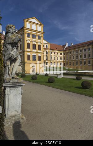 Schloss Jaromerice nad Rokytnou befindet sich in Jaromerice nad Rokytnou in Okres Trebic, Tschechische Republik. Es wird wegen des Mährischen Versailles genannt Stockfoto