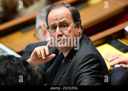 Paris, Frankreich. Februar 2025. Paris am 5. Februar 2025 befragt die Regierung - Francois Hollande ehemaliger Präsident der französischen republik während einer Sitzung von Fragen an die Regierung in der französischen Nationalversammlung Credit: HMB Media/Alamy Live News Stockfoto