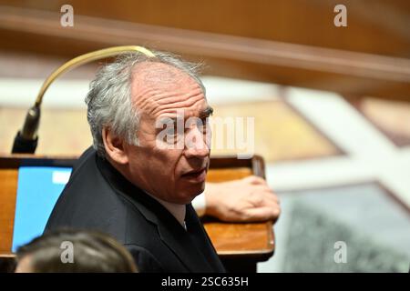 Paris, Frankreich. Februar 2025. Paris am 5. Februar 2025 befragt der französische Premierminister Francois Bayrou während einer Sitzung mit Fragen an die Regierung in der französischen Nationalversammlung Credit: HMB Media/Alamy Live News Stockfoto