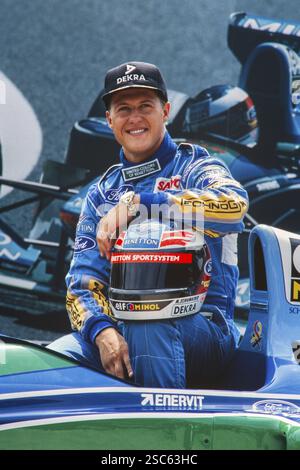 Rennfahrer Michael Schumacher (Benetton Ford), in blauem Rennanzug beim Formel 1 Grand Prix auf dem Hockenheimring am 01. Juli 1994, Deutschland, Euro Stockfoto