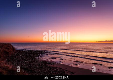 Sonnenaufgang am Togston Beach, Druridge Bay Northumberland, 2025 Stockfoto