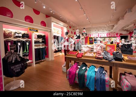 Bangkok, Thailand - 24. Januar 2020: Innenaufnahme von Victoria's Secret Pink Store im Einkaufszentrum CentralWorld. Stockfoto