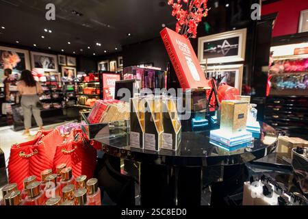 Bangkok, Thailand - 24. Januar 2020: Innenaufnahme von Victoria's Secret Store im Einkaufszentrum CentralWorld. Stockfoto