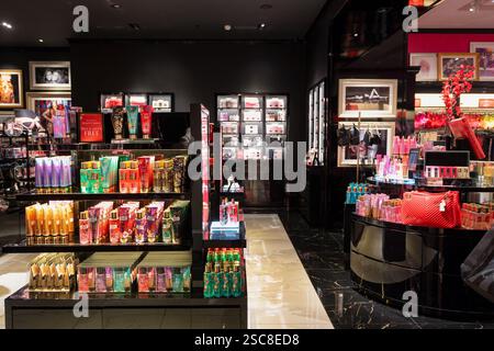 Bangkok, Thailand - 24. Januar 2020: Innenaufnahme von Victoria's Secret Store im Einkaufszentrum CentralWorld. Stockfoto