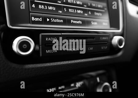 Smart Multimedia Touchscreen System für die Automobilindustrie Stockfoto