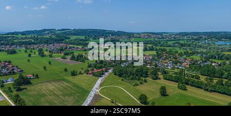 Ein Blick aus der Vogelperspektive auf die Region am Westufer des Chiemsees bei Prien-Stock Stockfoto