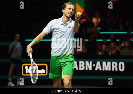 Rotterdam, Pays Bas. Februar 2025. Daniil Medwedev von Russland im Kampf gegen Mattia Bellucci von Italien während der ABN AMRO Open 2025, ATP 500 Tennis-Veranstaltung am 5. Februar 2025 in Rotterdam, Niederlande - Foto Laurent Lairys/DPPI Credit: DPPI Media/Alamy Live News Stockfoto