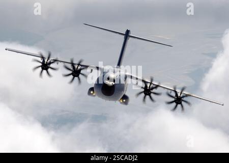 Luftwaffe Airbus A400M im Flug Stockfoto