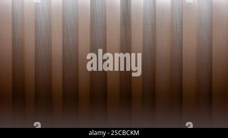 Ein symmetrisches Muster aus weichen, vertikalen Streifen auf durchscheinendem Material, das eine minimalistische und warme Textur für Hintergründe schafft Stockfoto