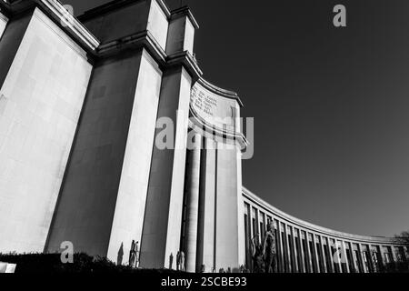 Paris, Frankreich - 19. Januar 2022: Das Palais de Tokyo ist ein Gebäude, das der modernen und zeitgenössischen Kunst gewidmet ist. Es befindet sich in der Avenue du President-Wilson, P. Stockfoto