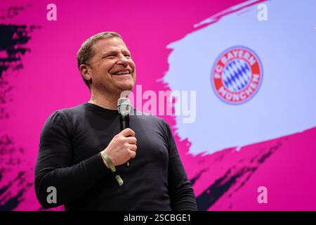 Hamburg, Deutschland. Februar 2025. Max Eberl, Leiter Sport bei Bayern München, während einer Podiumsdiskussion auf der SPOBIS-Branchenkonferenz im CCH (Congress Center Hamburg). Quelle: Christian Charisius/dpa/Alamy Live News Stockfoto