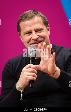 Hamburg, Deutschland. Februar 2025. Max Eberl, Sportdirektor von Bayern München, während einer Podiumsdiskussion auf der SPOBIS-Branchenkonferenz im CCH (Congress Center Hamburg). Quelle: Christian Charisius/dpa/Alamy Live News Stockfoto