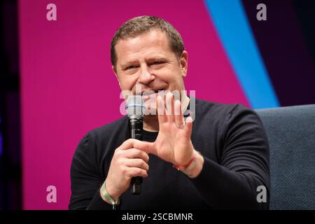 Hamburg, Deutschland. Februar 2025. Max Eberl, Sportdirektor von Bayern München, während einer Podiumsdiskussion auf der SPOBIS-Branchenkonferenz im CCH (Congress Center Hamburg). Quelle: Christian Charisius/dpa/Alamy Live News Stockfoto