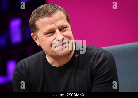 Hamburg, Deutschland. Februar 2025. Max Eberl, Sportdirektor von Bayern München, während einer Podiumsdiskussion auf der SPOBIS-Branchenkonferenz im CCH (Congress Center Hamburg). Quelle: Christian Charisius/dpa/Alamy Live News Stockfoto