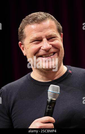 Hamburg, Deutschland. Februar 2025. Max Eberl, Sportdirektor von Bayern München, während einer Podiumsdiskussion auf der SPOBIS-Branchenkonferenz im CCH (Congress Center Hamburg). Quelle: Christian Charisius/dpa/Alamy Live News Stockfoto