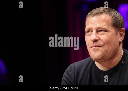 Hamburg, Deutschland. Februar 2025. Max Eberl, Sportdirektor von Bayern München, während einer Podiumsdiskussion auf der SPOBIS-Branchenkonferenz im CCH (Congress Center Hamburg). Quelle: Christian Charisius/dpa/Alamy Live News Stockfoto