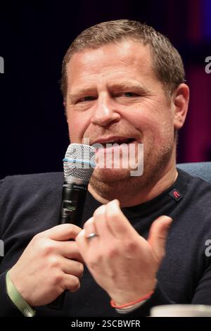 Hamburg, Deutschland. Februar 2025. Max Eberl, Sportdirektor von Bayern München, während einer Podiumsdiskussion auf der SPOBIS-Branchenkonferenz im CCH (Congress Center Hamburg). Quelle: Christian Charisius/dpa/Alamy Live News Stockfoto