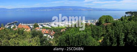 Der Hafen von Thonon am Ufer des Genfer Sees. Stockfoto
