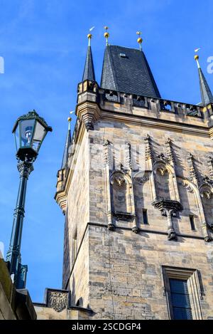 Mala Strana Brückenturm (Malostranska mostecka vez), gotischer Torturm an der Karlsbrücke in Prag, Tschetschische Republik Stockfoto