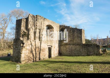 Die Ruine eines Herrenhauses aus dem 13. Jahrhundert, das Haus Adam oder Adams Kamera, in Heaton Park, Newcastle upon Tyne, England, UK Stockfoto