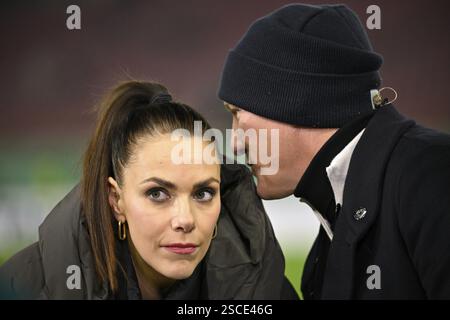 ARD-TV-Experte Bastian Schweinsteiger, Cap, Porträt im Gespräch mit Moderatorin Esther Sedlaczek DFB Cup, MHPArena, MHP Arena Stuttgart, Baden-Wuer Stockfoto
