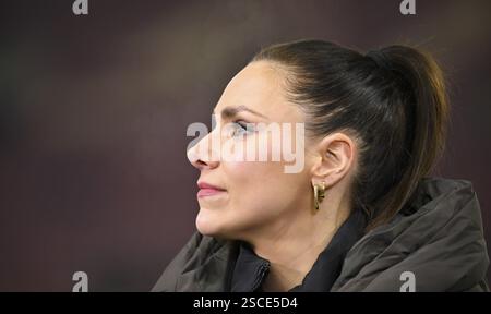 ARD-Moderatorin Esther Sedlaczek Porträt, DFB Cup, MHPArena, MHP Arena Stuttgart, Baden-Württemberg, Deutschland, Europa Stockfoto