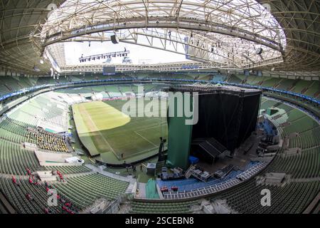 Sao Paulo, Brasilien. Februar 2025. SP - SAO PAULO - 02/06/2025 - PAULISTA 2025, PALMEIRAS x CORINTHIANS - Allgemeine Ansicht des Stadions Arena Allianz Parque für das Spiel zwischen Palmeiras und Corinthians für die Paulista-Meisterschaft 2025, die Bühne für die Show, lässt einen Raum ohne Fans. Foto: Anderson Romao/AGIF Credit: AGIF/Alamy Live News Stockfoto