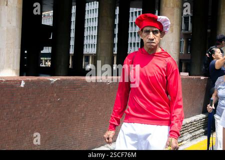 März 2024. Caracas, Venezuela. Gläubige besuchen die Tempel während der Karwoche Stockfoto