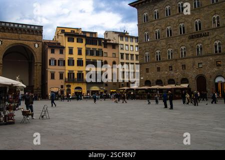 Die Piazza della Signoria ist der Hauptplatz von Florenz und bietet einen Blick auf die Kunstdenkmäler dieser Renaissance-Stadt Stockfoto