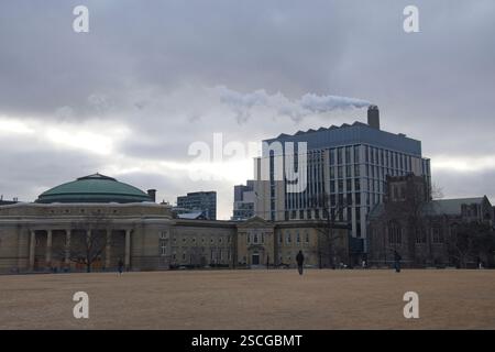 Toronto Kanada - 7. Januar 2025 - Campus der Universität Toronto an einem Wintertag Stockfoto