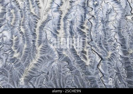 Ein Luftbild, das die komplizierten, zerklüfteten Texturen von Moonscape Overlook, Utah, zeigt, die der Oberfläche des Mondes ähneln. Stockfoto