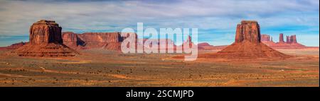 Blick auf das Nordfenster, Monument Valley Navajo Tribal Park, Utah-Arizona, USA Stockfoto
