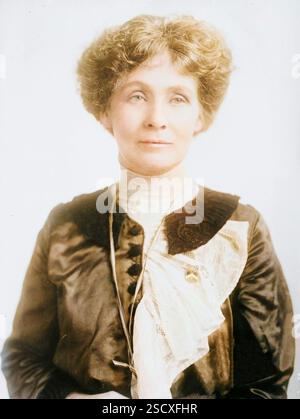 Mrs. Emmeline Pankhurst, 1912. Emmeline Pankhurst (1858–1928), Anführerin der britischen Frauenwahlrechtsbewegung. (Farbiger Schwarzweiß-Druck). Stockfoto
