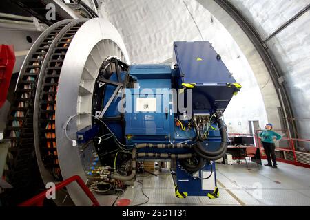 Osiris Instrument, Gran Telescopio CANARIAS GTC, Roque de los Muchachos Observatory, La Palma, Kanarische Inseln, Spanien das Gran Telescopio CANARIAS GTC ist ein 10,4 Meter langes primäres spiegelreflektierendes Teleskop. Es wurde entwickelt, um die neueste Technologie zu nutzen und ist eines der fortschrittlichsten Teleskope der Welt und das größte der optisch-Infrarot-INSTRUMENTE: OSIRIS, sichtbares Licht und Infrarotlicht der Hauptspiegel von GTC¥, der dünne Spiegeltechnologie verwendet, um das Gewicht niedrig zu halten, besteht aus 36 sechseckigen Segmenten, die zusammen eine lichtschöpfende Oberfläche von 7 haben Stockfoto