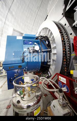 Osiris Instrument, Gran Telescopio CANARIAS GTC, Roque de los Muchachos Observatory, La Palma, Kanarische Inseln, Spanien das Gran Telescopio CANARIAS GTC ist ein 10,4 Meter langes primäres spiegelreflektierendes Teleskop. Es wurde entwickelt, um die neueste Technologie zu nutzen und ist eines der fortschrittlichsten Teleskope der Welt und das größte der optisch-Infrarot-INSTRUMENTE: OSIRIS, sichtbares Licht und Infrarotlicht der Hauptspiegel von GTC¥, der dünne Spiegeltechnologie verwendet, um das Gewicht niedrig zu halten, besteht aus 36 sechseckigen Segmenten, die zusammen eine lichtschöpfende Oberfläche von 7 haben Stockfoto