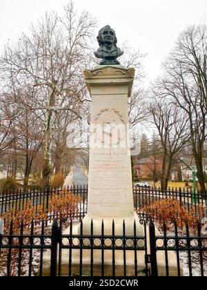 New Rochelle, USA. Februar 2025. Eine Büste des amerikanischen Gründers Thomas Paine in New Rochelle, New York, USA. Quelle: Stu Gray/Alamy Live News. Stockfoto