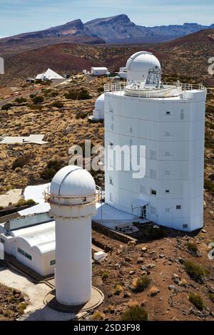 GREGOR, ¥ Observatorio del Teide, OT, Astronomisches Observatorium, Nationalpark Las CaÒadas del Teide, Teneriffa, Kanarische Inseln, Spanien GREGOR ist das neue 1 5 m lange Sonnenteleskop, das derzeit auf Teneriffa, Spanien, vom deutschen Konsortium des Kiepenheuer-Instituts f¸r Sonnenphysik, dem Leibniz-Institut für Astrophysik Potsdam, dem Institut f¸r Astrophysik Gttingen, montiert wird. das Max-Planck-Institut f¸r Sonnensystemforschung und weitere internationale Partner das Teleskop ist für hochpräzise Messungen des Magnetfeldes und der Gasbewegung in der Photosphäre konzipiert Stockfoto