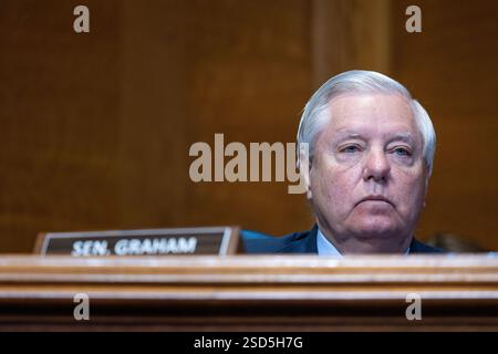Senatorin Lindsey Graham (R-South Carolina) als Senatsausschuss für Umwelt und öffentliche Arbeiten prüft die Nominierung von Lee Zeldin für Stockfoto