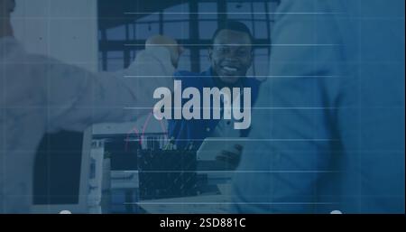 Bild: Hände schütteln, Geschäftsleute im Büro feiern erfolgreichen Partnerschaftsvertrag Stockfoto