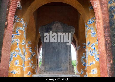 Der riesige Stelapavillon im Tu Doc Mausoleum, Hue, Vietnam, Montag, 4. November, 2024. Foto: David Rowland / One-Image.com Stockfoto